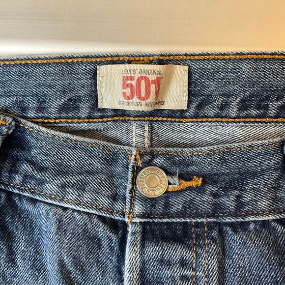 Levi’s Men Jeans 501 size W36 x L30 Blue Mid Rise Straight Leg Button-Fly - Picture 8 of 11
